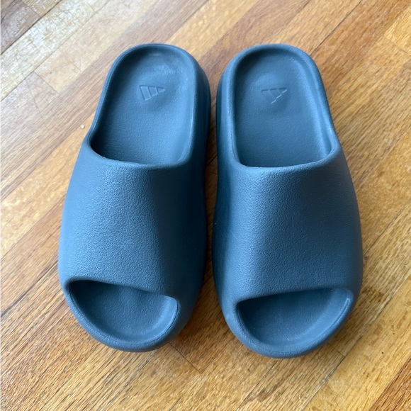 Yeezy slide grey size 5 - Picture 1 of 5